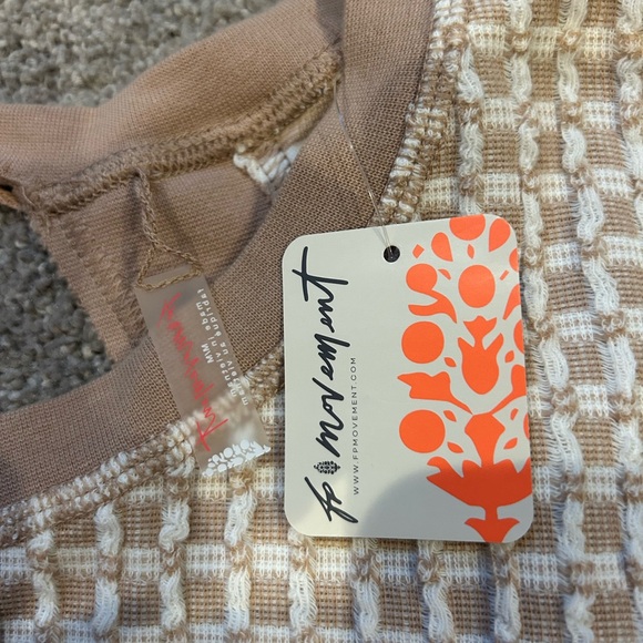 NWT -- FP movement - beige and white knit open back top - Size medium - Picture 4 of 8
